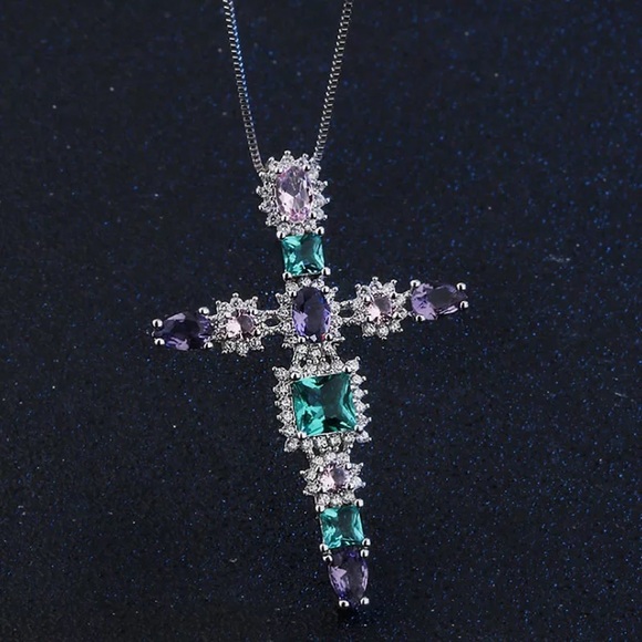 4ct Gemstone Cross Pendant - Picture 2 of 9